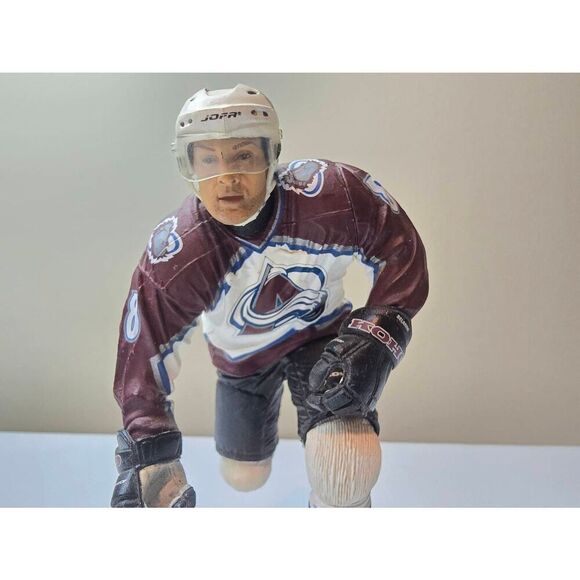Colorado Avalanche Teemu Selane Figure - Picture 2 of 5